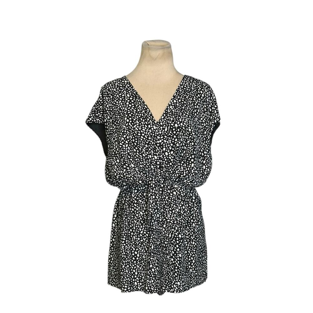 She Sky black white print cap sleeves front bow romper size Large
